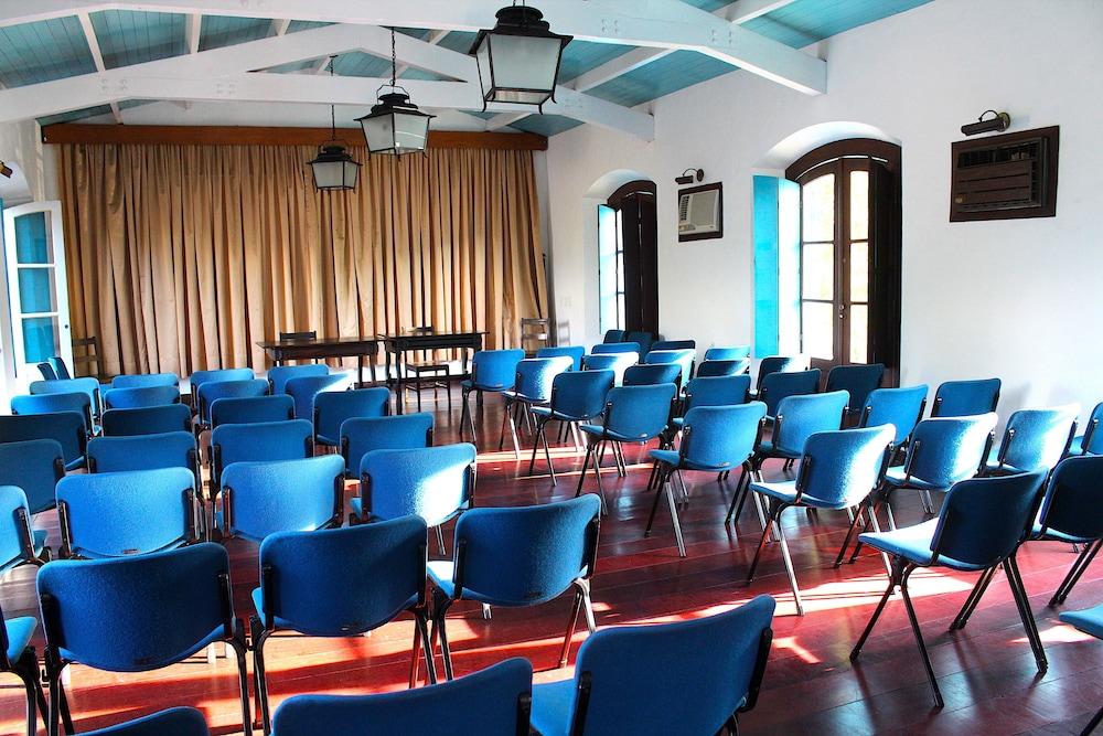 Porto Grande & Convention Hotel